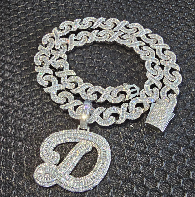 LUXIIVA® BOSS LADY INITIAL PENDANT(Ready to Ship)