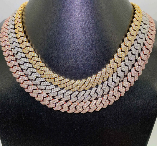 LUXIIVA Cuban Necklace(Ships Same Day) - front view of Cuban link necklace
