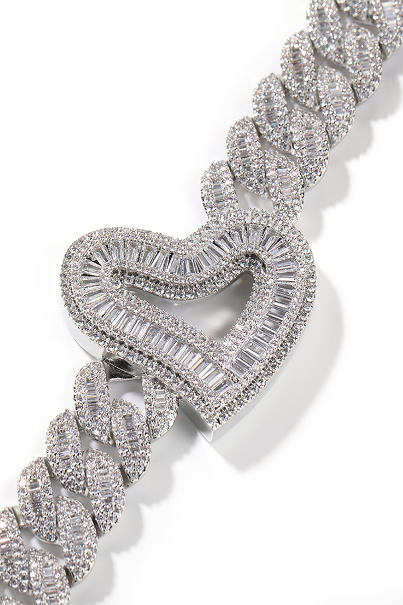 LUXIIVA® ZAZA TRIO HEARTS NECKLACE(Ready to Ship)