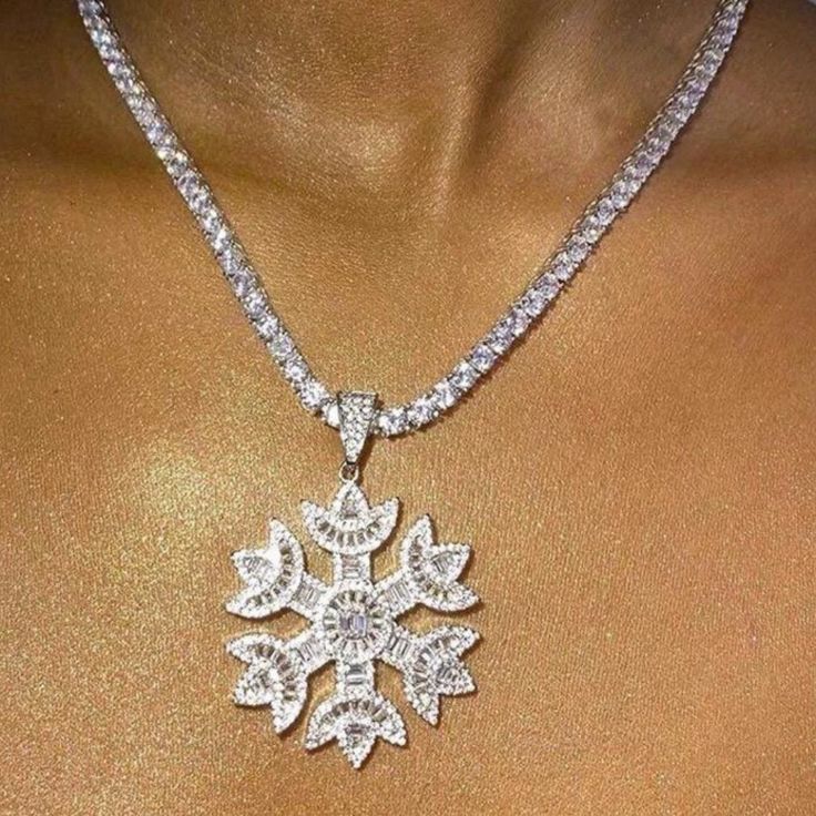 LUXIIVA® SNOWFLAKE NECKLACE (Ready to Ship)