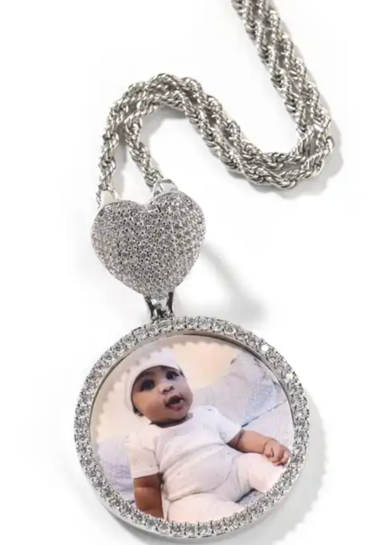 LUXIIVA® CLASSIC CIRCLE - HEART HOOK CUSTOM PICTURE PENDANT