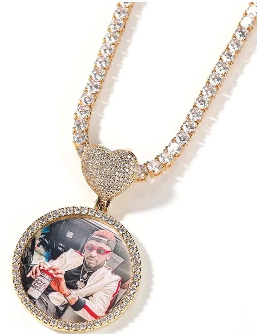 LUXIIVA® CLASSIC CIRCLE - HEART HOOK CUSTOM PICTURE PENDANT