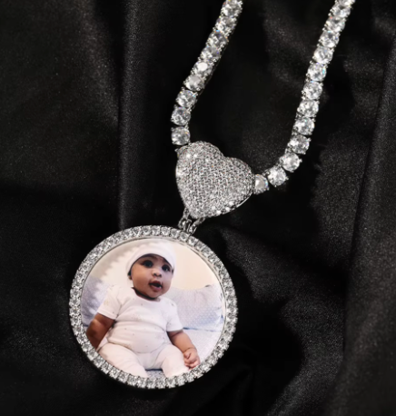 LUXIIVA® CLASSIC CIRCLE - HEART HOOK CUSTOM PICTURE PENDANT