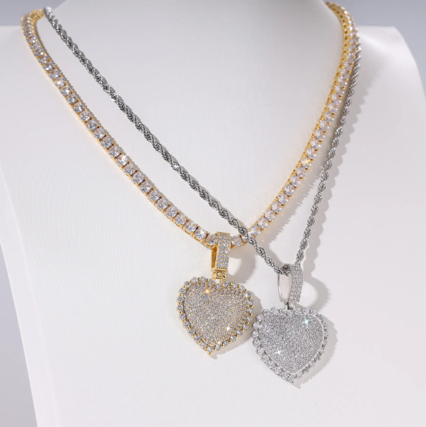 LUXIIVA® LACED HEART NECKLACE(Ready to Ship)