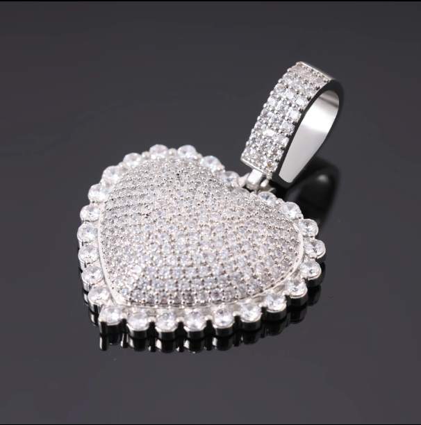 LUXIIVA® LACED HEART NECKLACE(Ready to Ship)