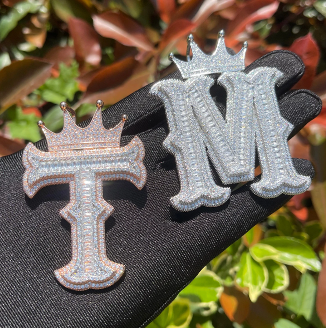 LUXIIVA® ICED OUT CROWN PENDANT(Ready to Ship)