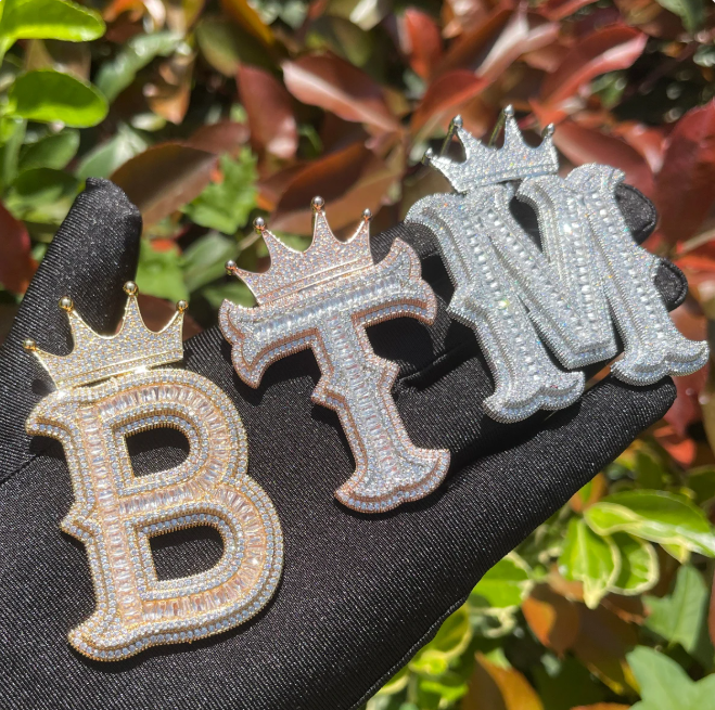 LUXIIVA® ICED OUT CROWN PENDANT(Ready to Ship)