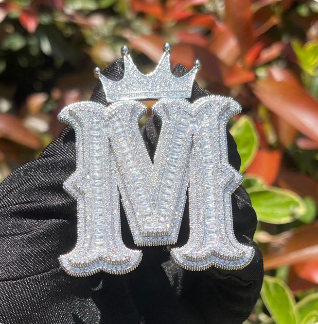 LUXIIVA® ICED OUT CROWN PENDANT(Ready to Ship)