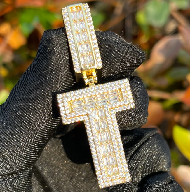 LUXIIVA® ICED OUT INITIAL BAGUETTE PENDANT(Ready to Ship)
