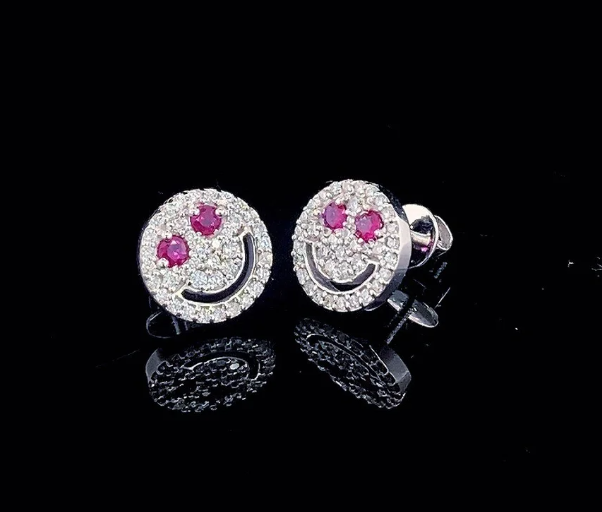 LUXIIVA® SMILEY FACE MOISSANITE STUD EARRINGS(Ready to Ship)