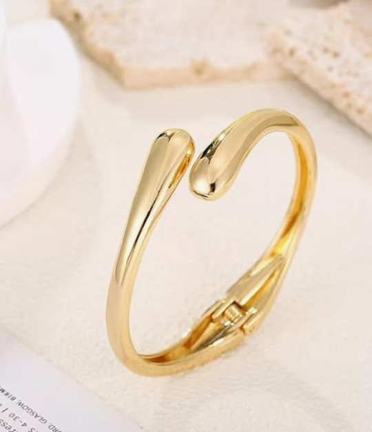 LUXIIVA® GOLD CHUNKY CUFF BRACELET (Ready to Ship)