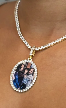 LUXIIVA® OVAL CUSTOM PICTURE PENDANT