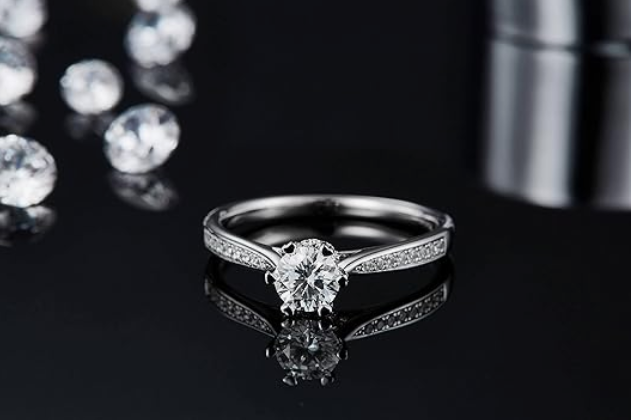 LUXIIVA® DIAMOND RING FOR WOMEN – STERLING SILVER 4-PRONG