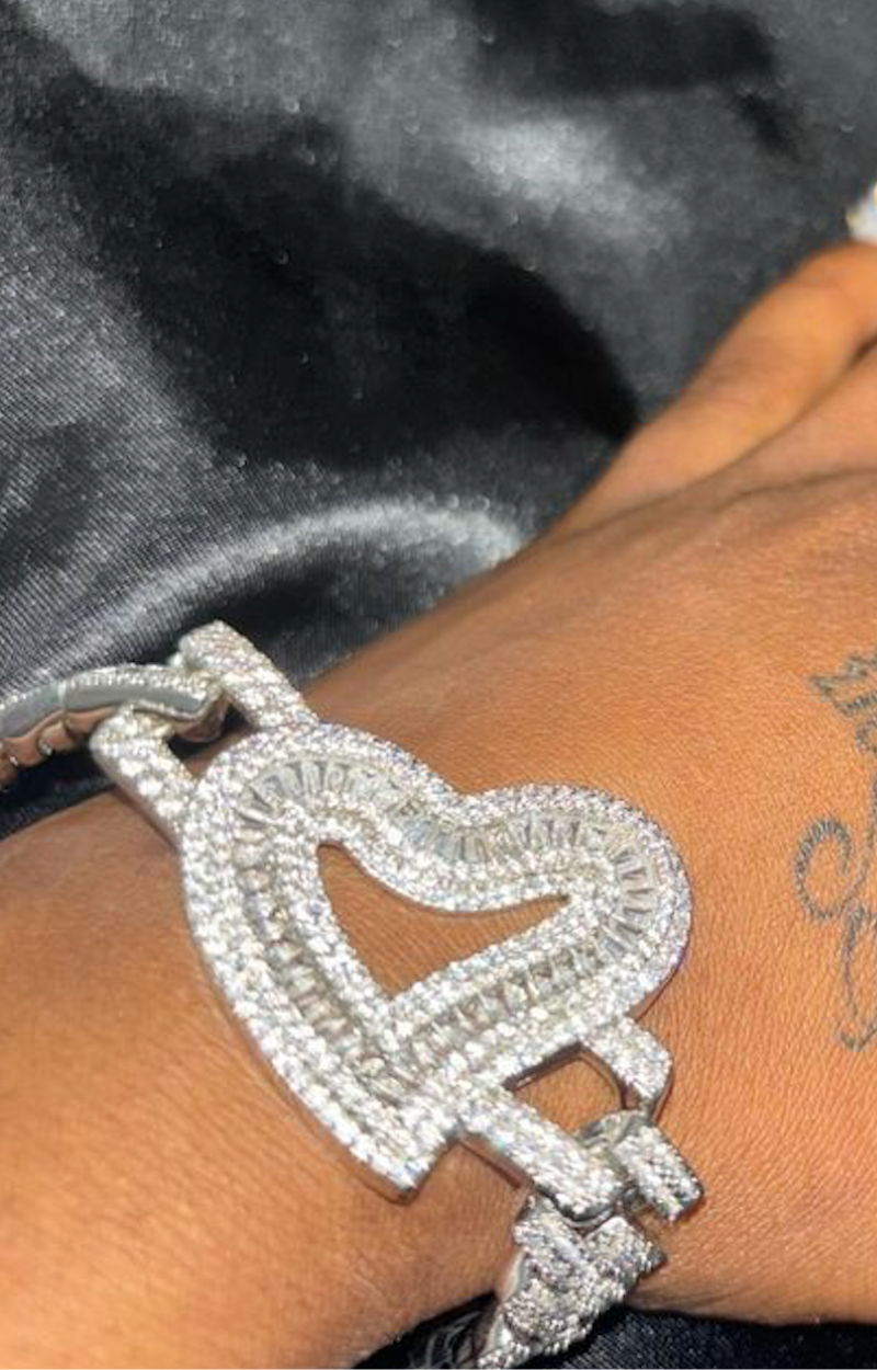 LUXIIVA® ZIRCONIA PRETTY HEART BRACELET(Ready to Ship)