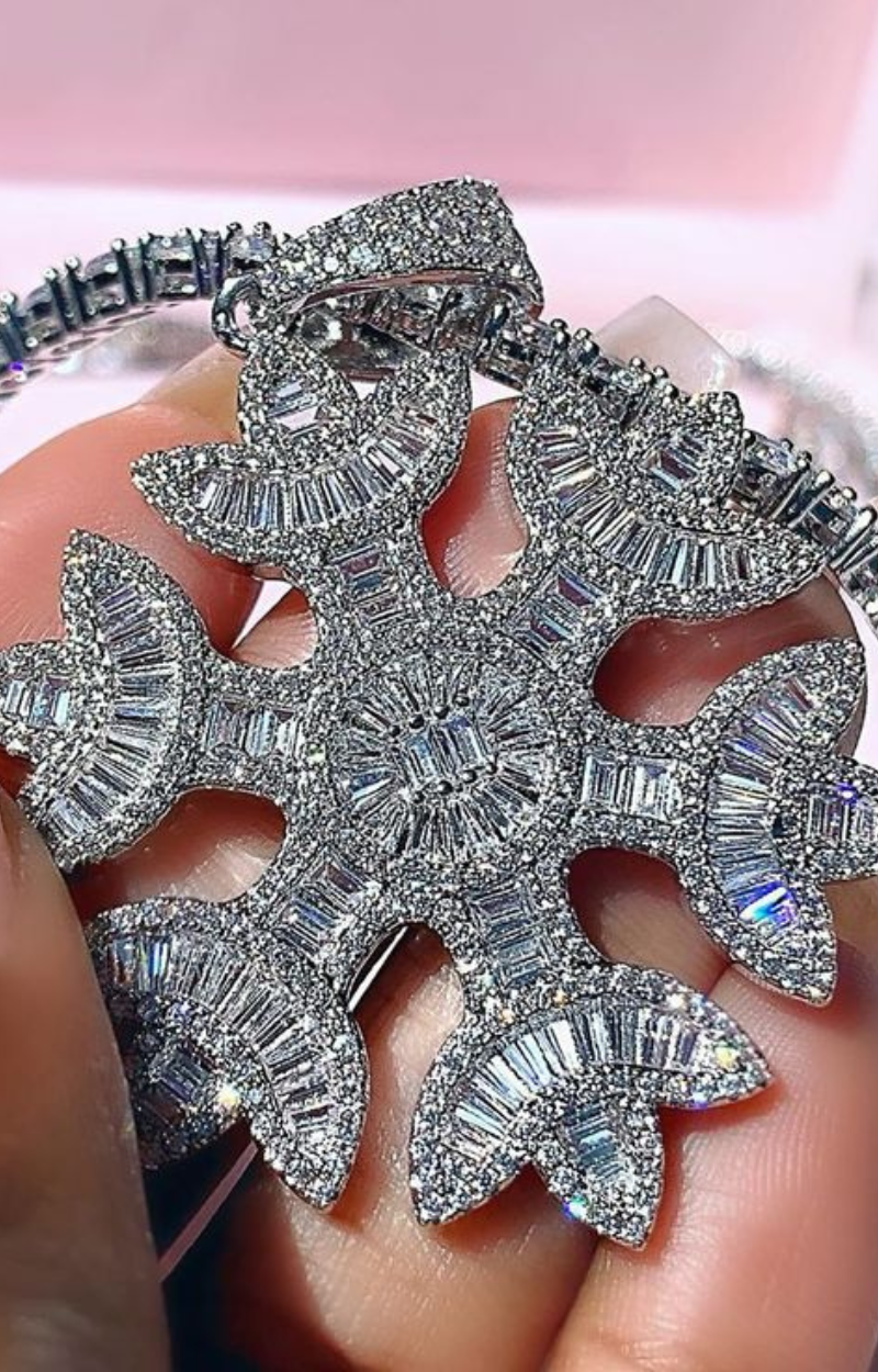 LUXIIVA® SNOWFLAKE NECKLACE (Ready to Ship)