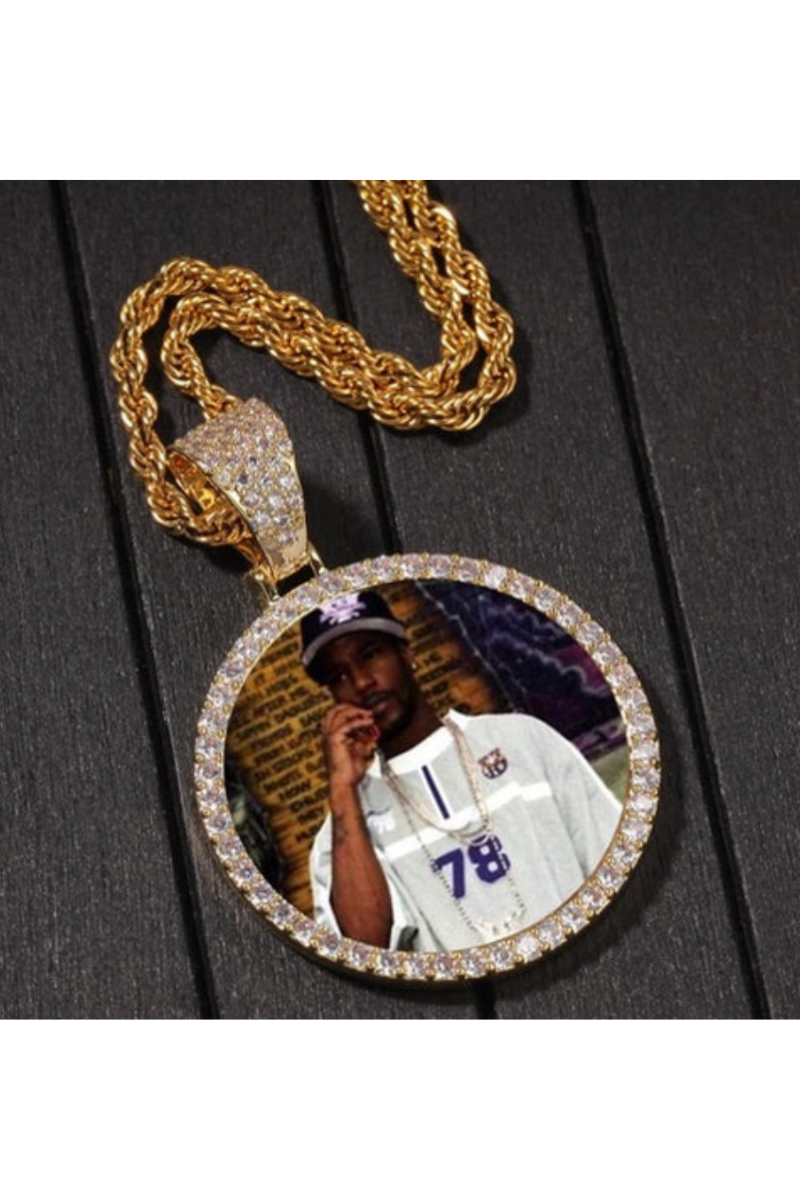 LUXIIVA® CLASSIC CIRCLE CUSTOM PICTURE PENDANT