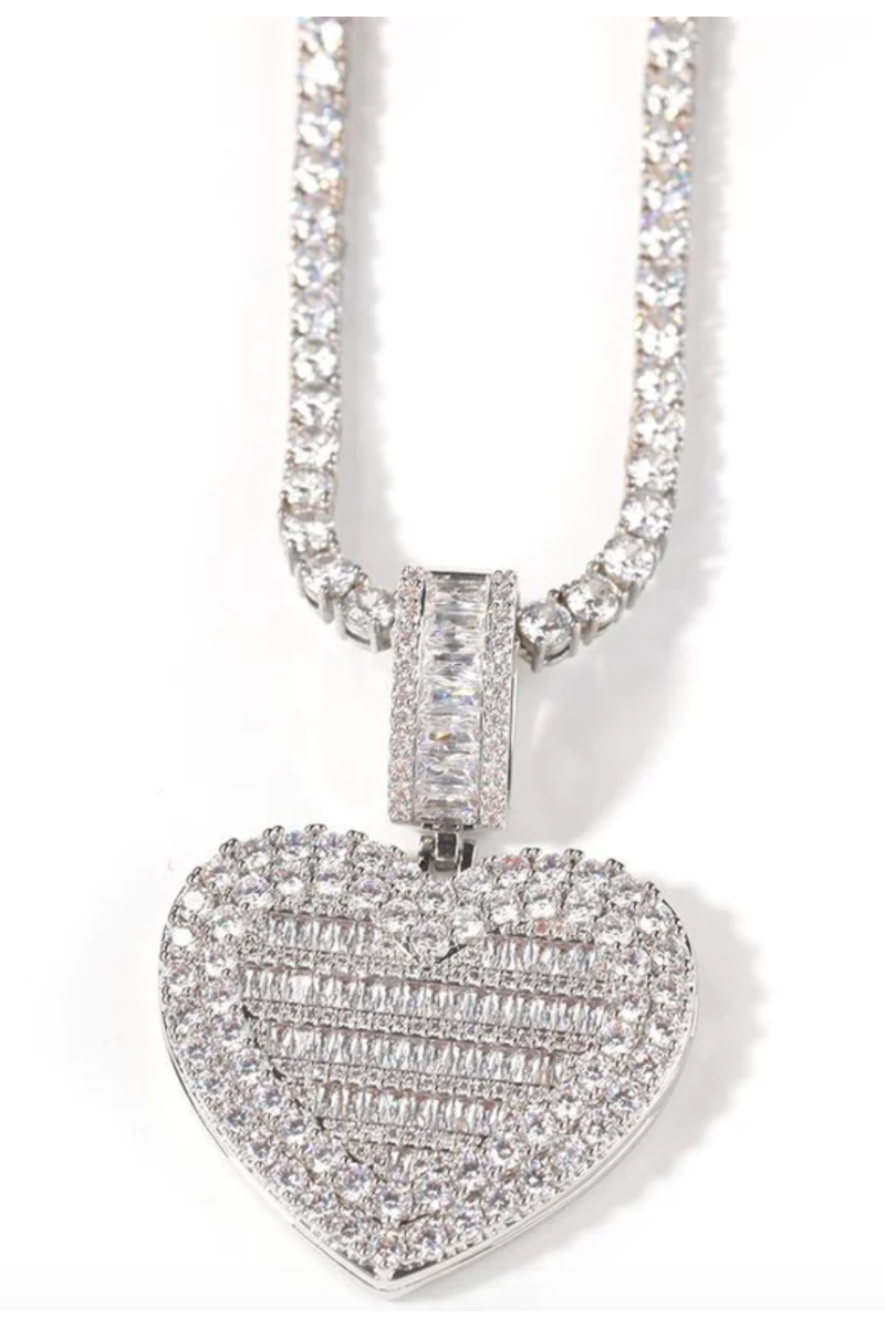 LUXIIVA® LOCKET HEART CUSTOM PICTURE PENDANT