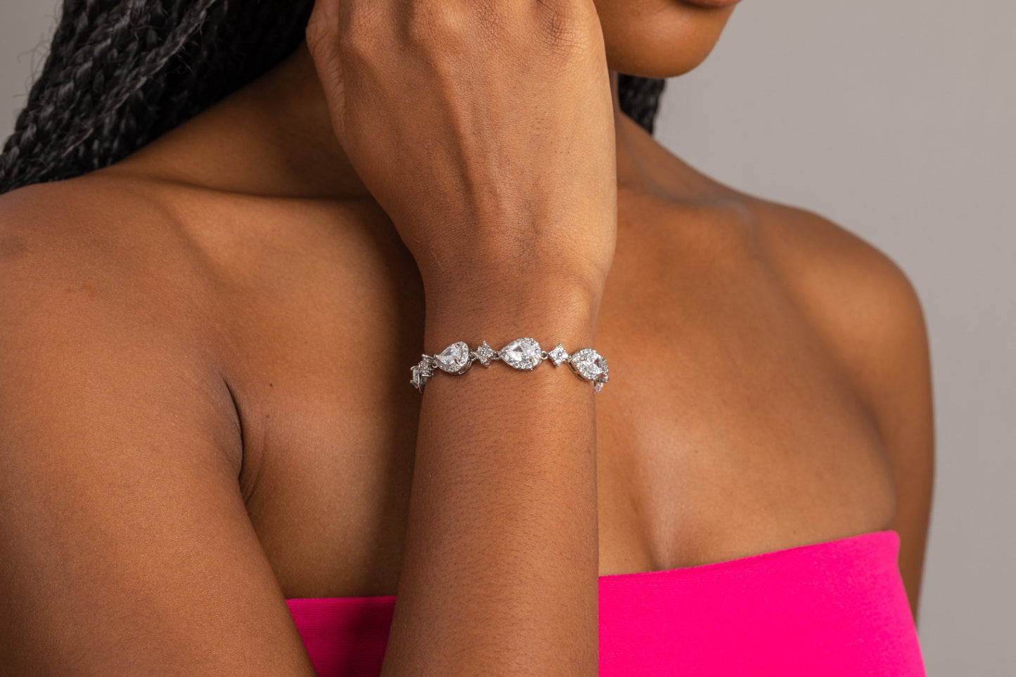 LUXIIVA® GLAMOUR HALO TEARDROP CZ BRACELET (Ready to Ship)