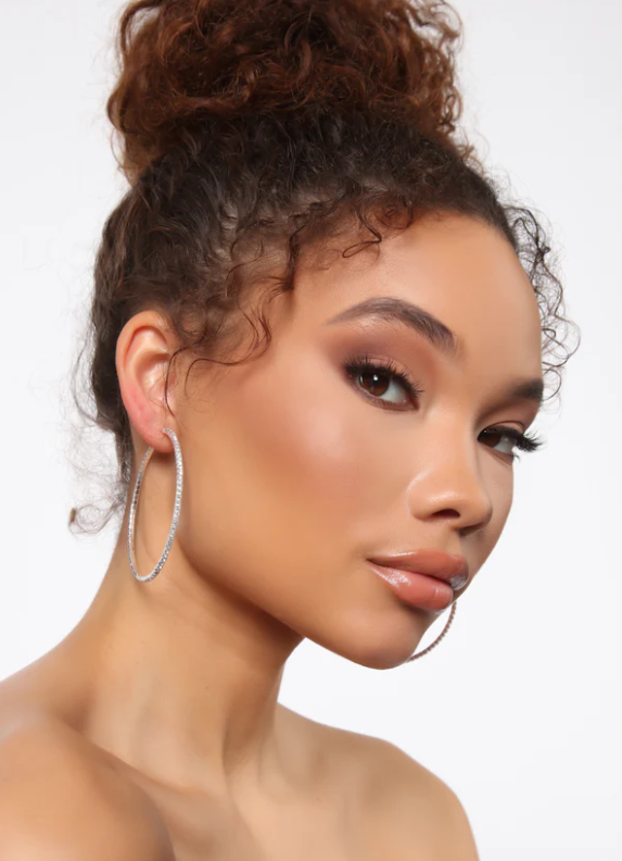 LUXIIVA Iced Out Hoops - size comparison and dimensions