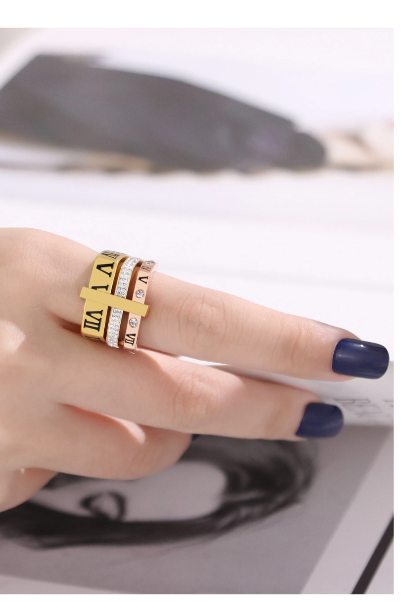LUXIIVA® SQUIRCLE ROMAN NUMERAL LAYERED RING