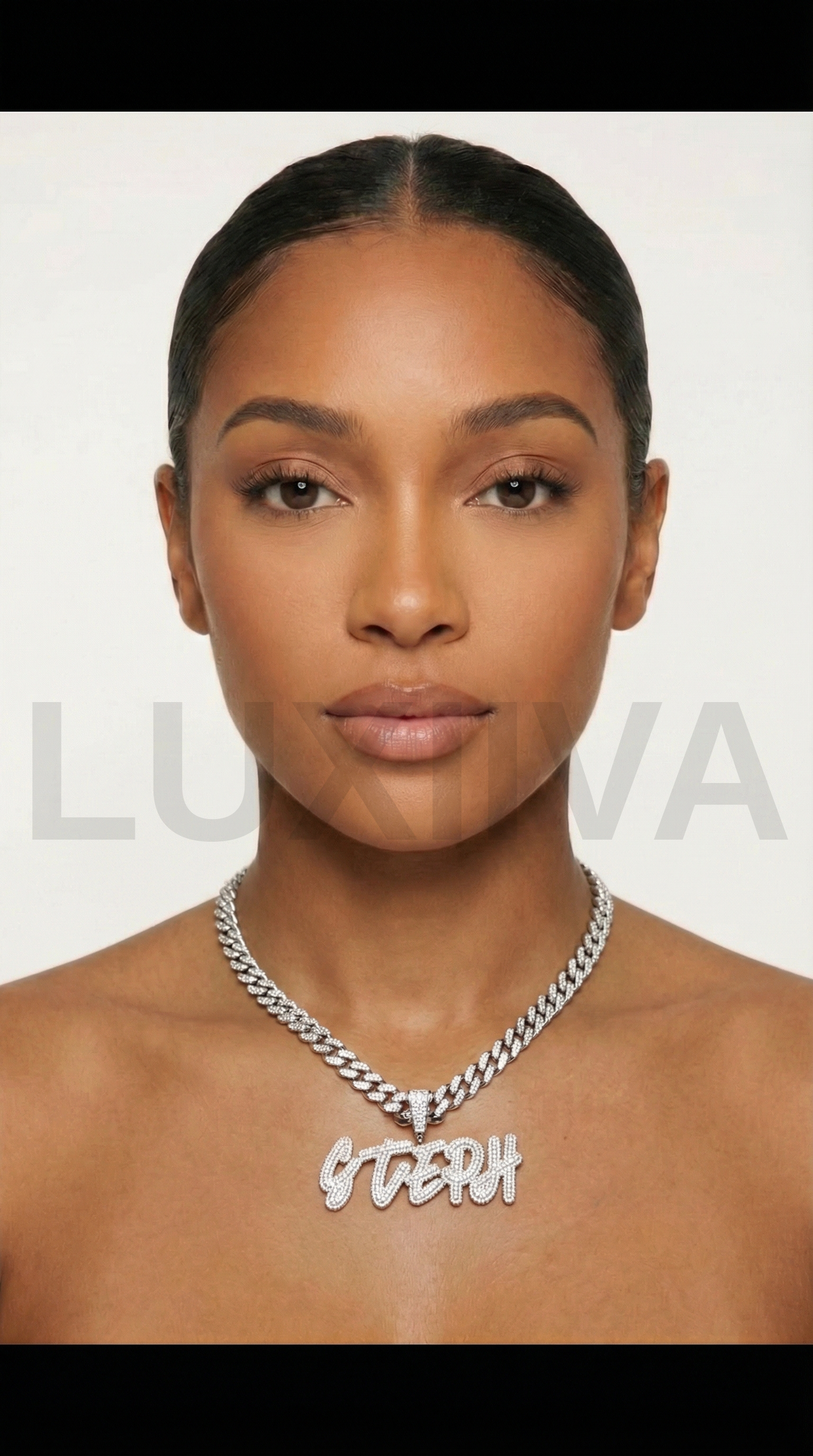 LUXIIVA® DELUX CURSIVE CUSTOM NAME NECKLACE