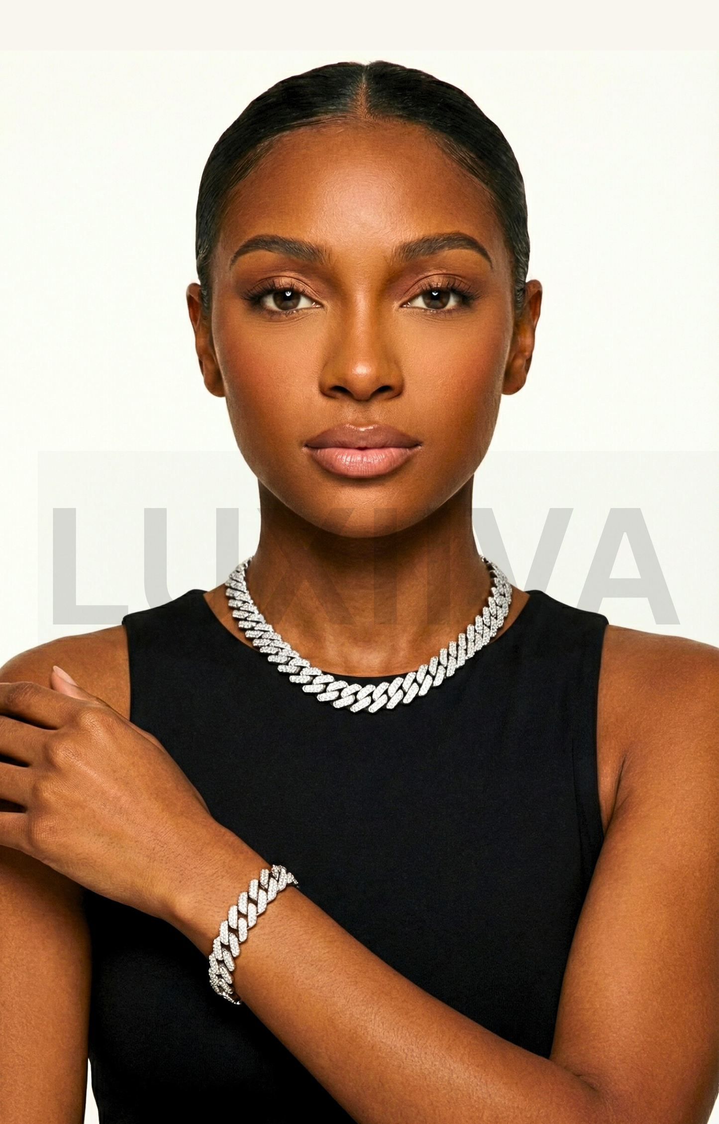 LUXIIVA Kylie Bracelet And Necklace Stack- - size comparison and dimensions