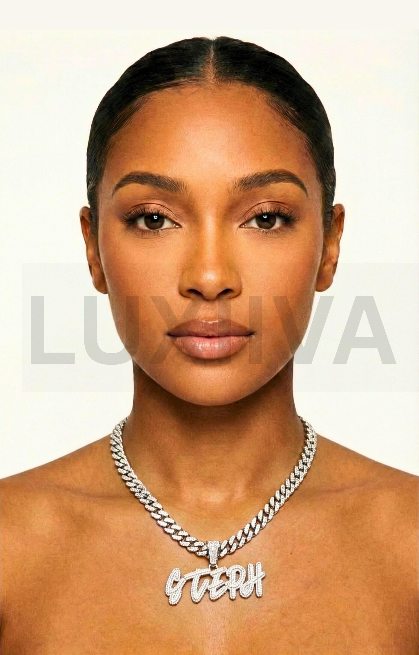 LUXIIVA® DELUX CURSIVE CUSTOM NAME NECKLACE