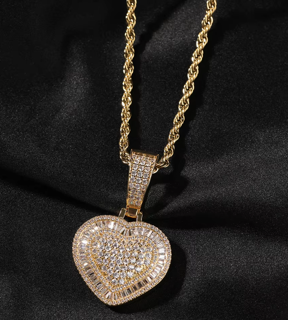 ICY BAGUETTE HEART PENDANT(Ready to Ship)