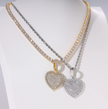 LUXIIVA® LACED HEART NECKLACE(Ready to Ship)