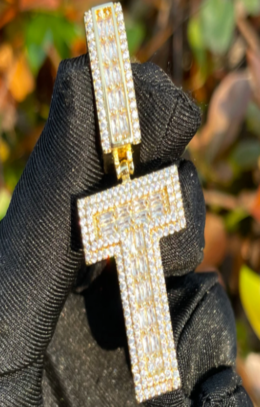 LUXIIVA® ICED OUT INITIAL BAGUETTE PENDANT(Ready to Ship)