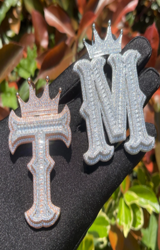 LUXIIVA® ICED OUT CROWN PENDANT(Ready to Ship)