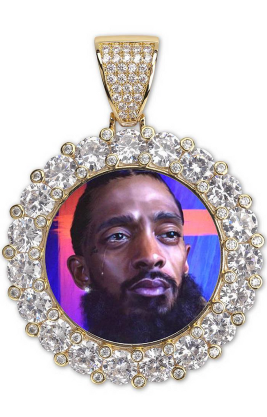 LUXIIVA® LARGE CIRCLE CUSTOM PICTURE PENDANT