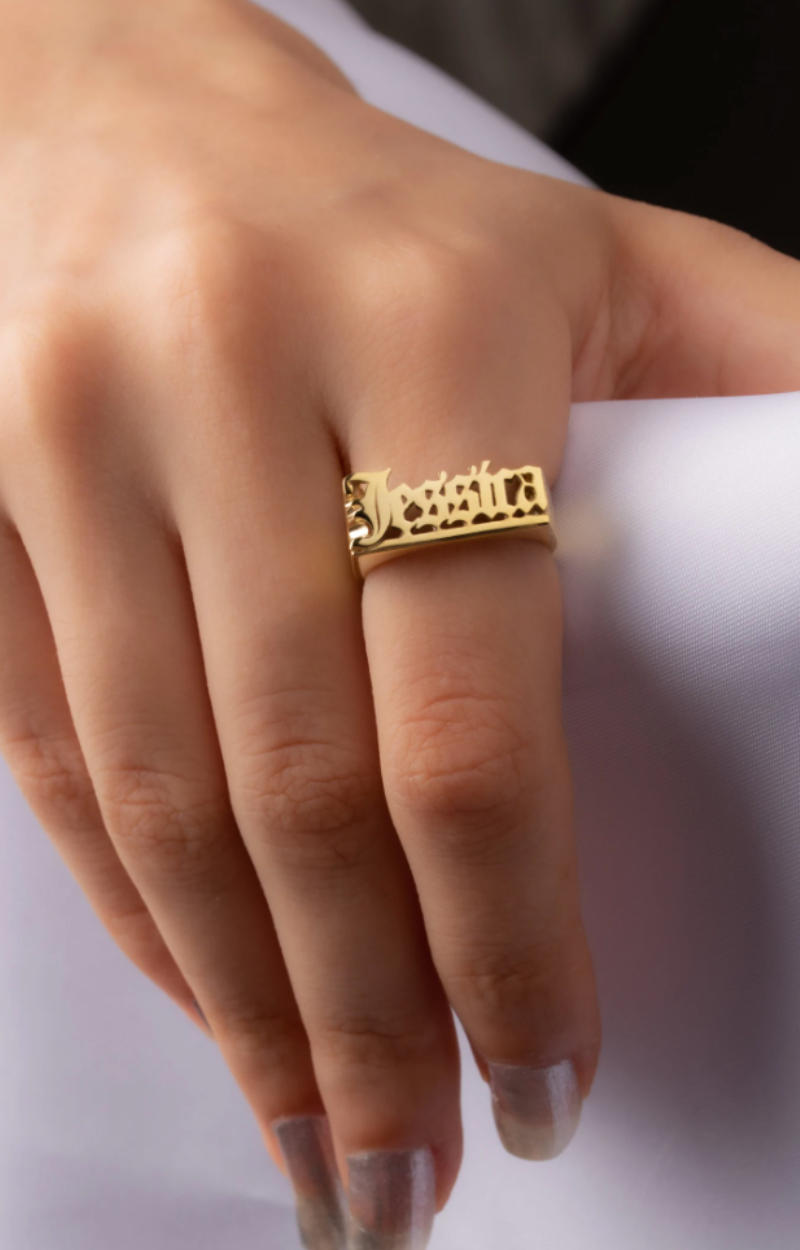 VINTAGE SCRIPT NAME RING