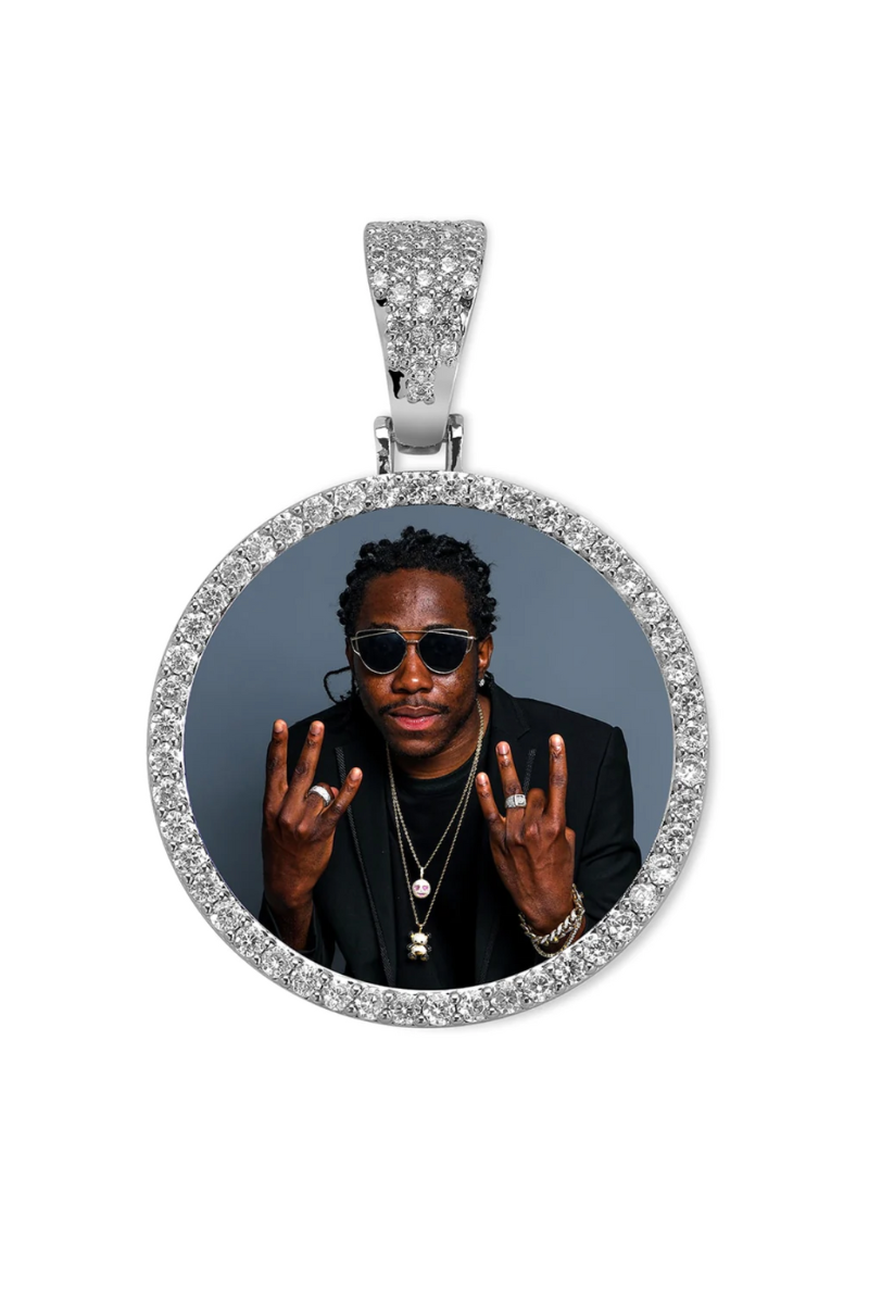 CLASSIC CIRCLE PHOTO PENDANT