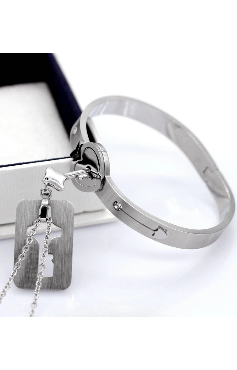 LUXIIVA® LOCK AND KEY BRACELET FOR COUPLES