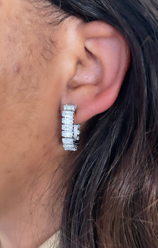 LUXIIVA® ROBYN OVAL DROP EARRINGS (Ready to Ship)