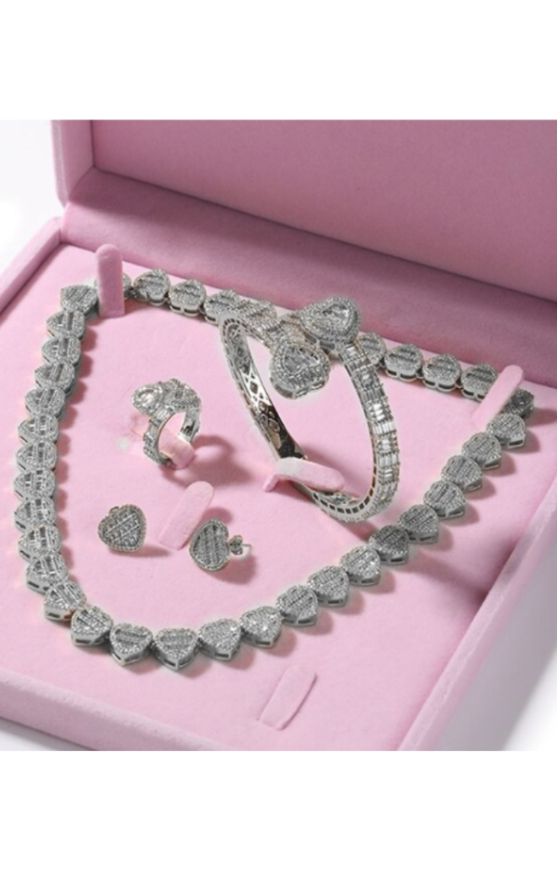 SANDRA ICED OUT HEART JEWELRY SET (Ready to Ship)