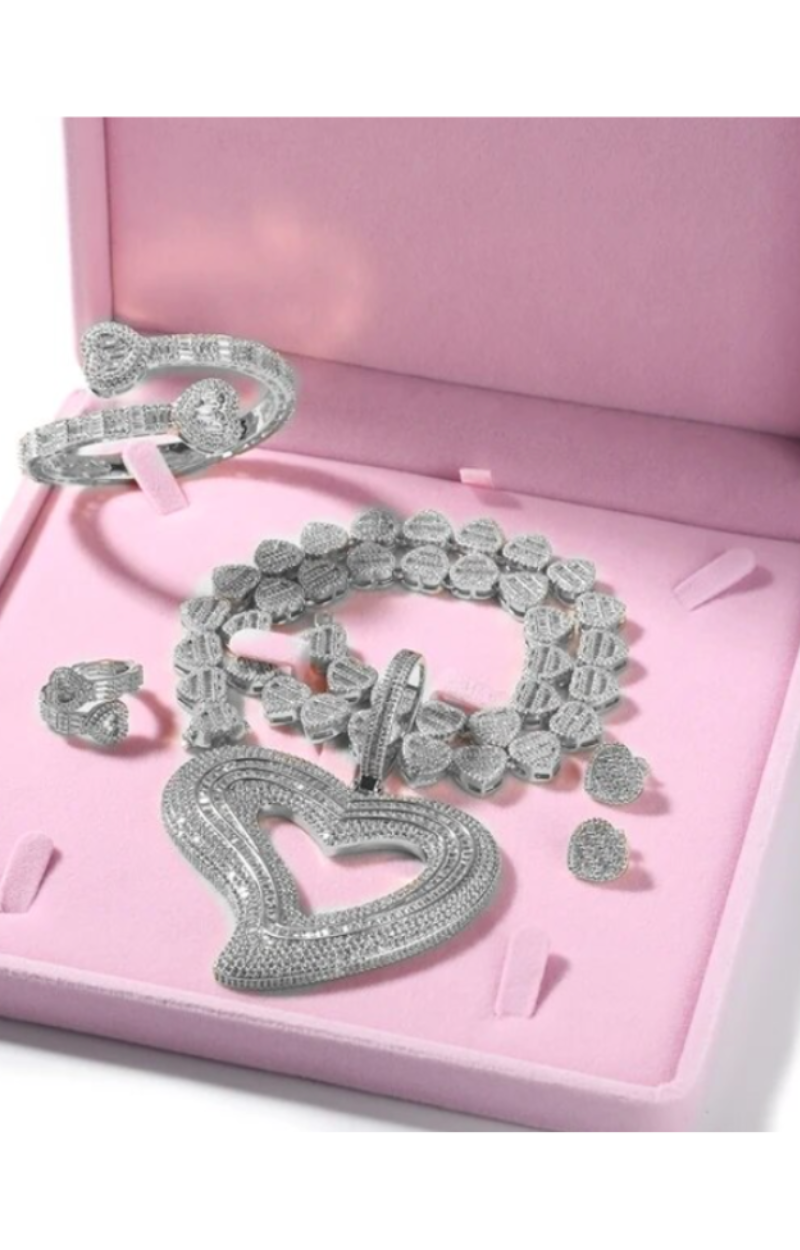 BELLA ICED  OUT HEART JEWELRY SET (Ready to Ship)